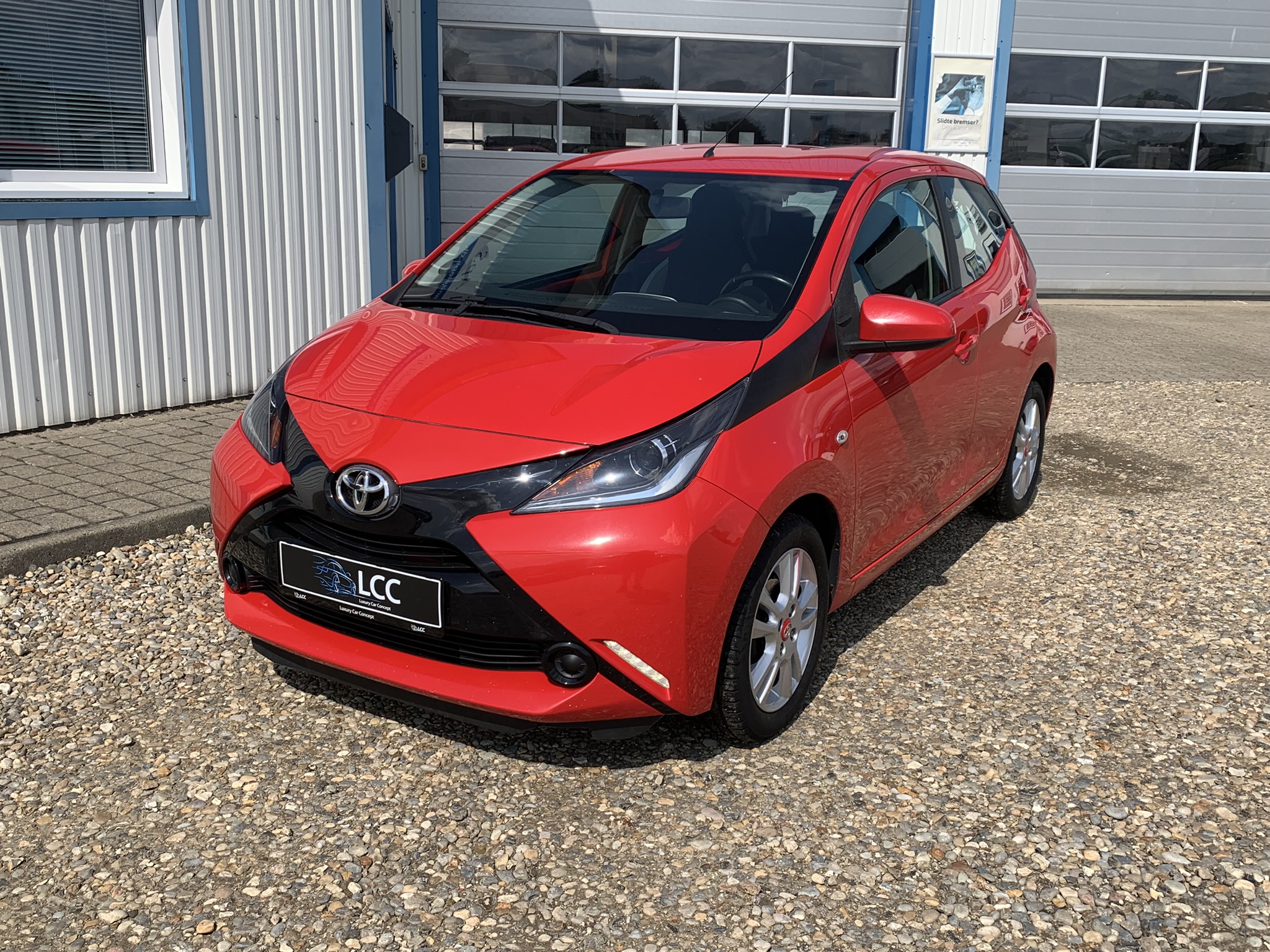 Toyota Aygo 1,0 VVT-i x-play plus 5d